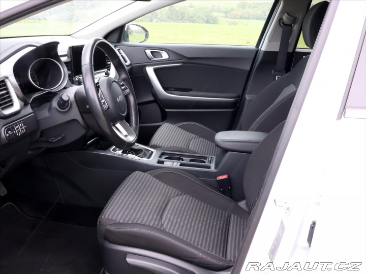 Kia Ceed 1,5 T-GDI 117kW DCT TOP D 2024