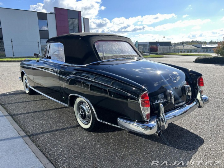 Mercedes-Benz Ostatní modely 220 S PONTON CABRIOLET 1957