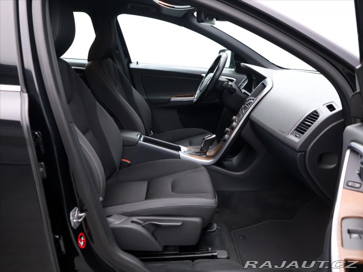 Volvo XC60 2,0 D4 120kW Momentum AUT 2014