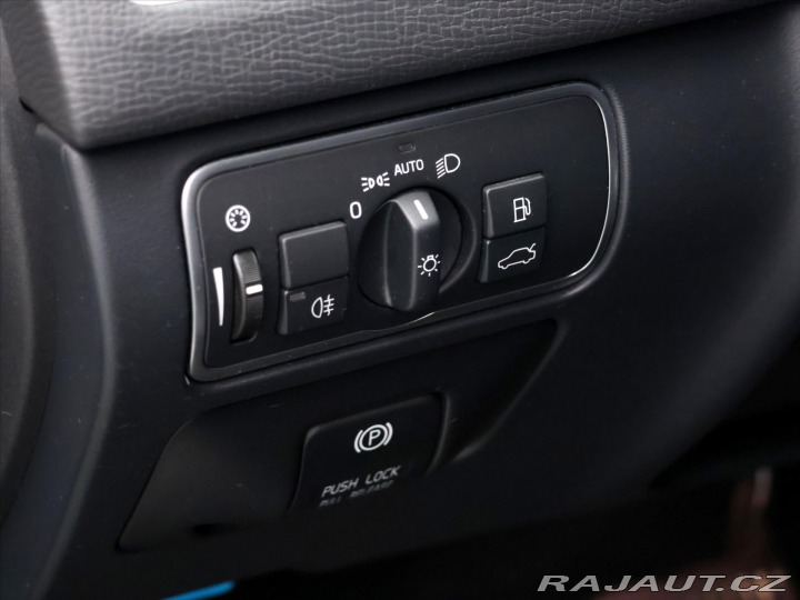 Volvo XC60 2,0 D4 120kW Momentum AUT 2014