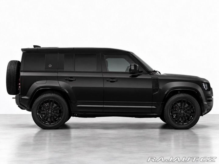 Land Rover Defender OCTA P635 V8 BLACK EDITIO 2026