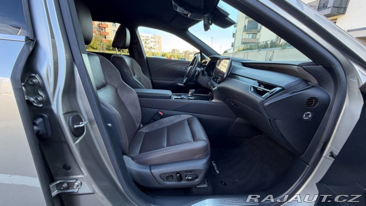 Lexus Ostatní modely RX 450h plus 450H+ 2,5 PHEV LUXURY TAŽ 2024