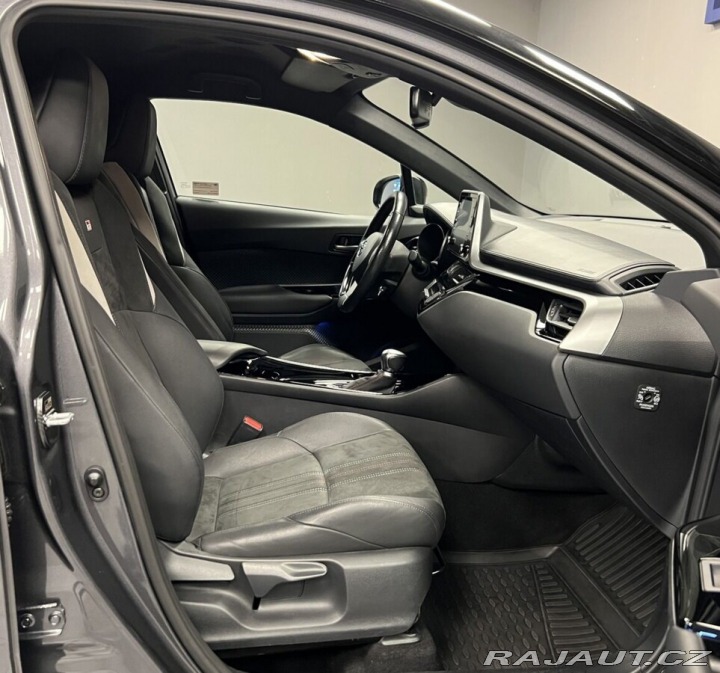Toyota C-HR 2,0 HYBRID AT GR SPORT 2021