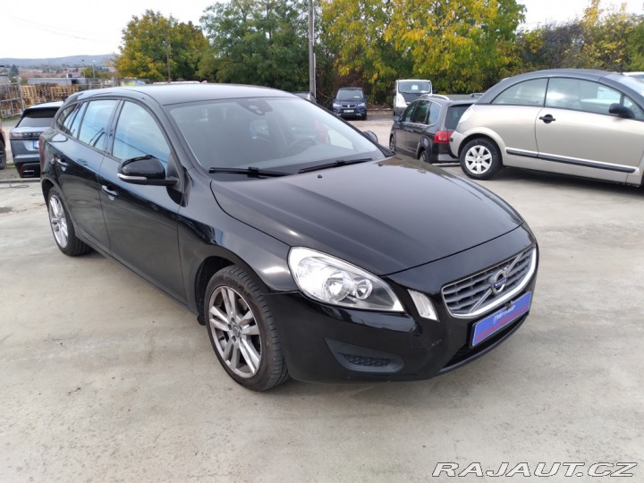 Volvo V60 D3 2.0D MANUÁL,NAVI,AC 2012