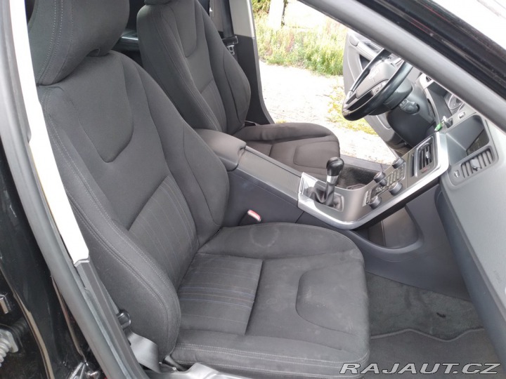 Volvo V60 D3 2.0D MANUÁL,NAVI,AC 2012