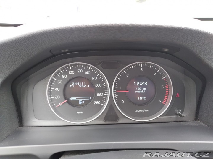 Volvo V60 D3 2.0D MANUÁL,NAVI,AC 2012