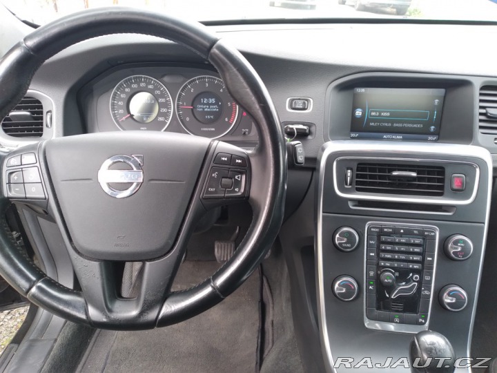 Volvo V60 D3 2.0D MANUÁL,NAVI,AC 2012