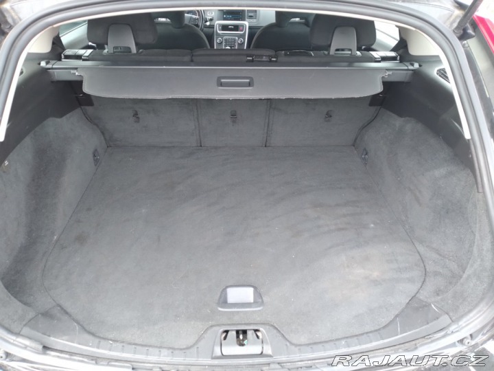 Volvo V60 D3 2.0D MANUÁL,NAVI,AC 2012