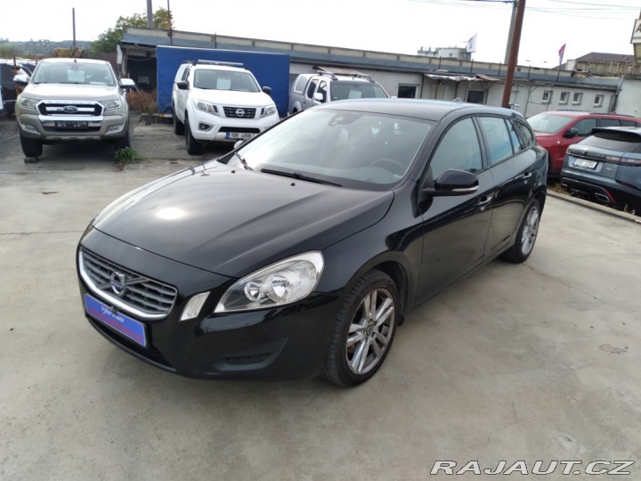 Volvo V60 D3 2.0D MANUÁL,NAVI,AC 2012