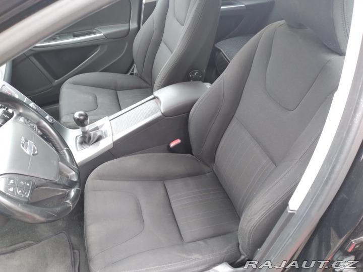 Volvo V60 D3 2.0D MANUÁL,NAVI,AC 2012