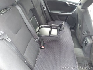Volvo V60 D3 2.0D MANUÁL,NAVI,AC 2012