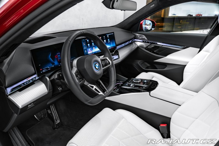 BMW 5 550 e xDrive 2026