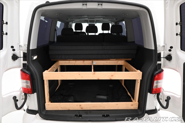 Volkswagen Caravelle 2,0 TDI 132kW Manuál Tažn 2014