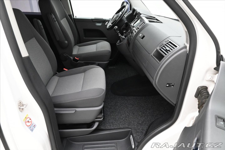 Volkswagen Caravelle 2,0 TDI 132kW Manuál Tažn 2014