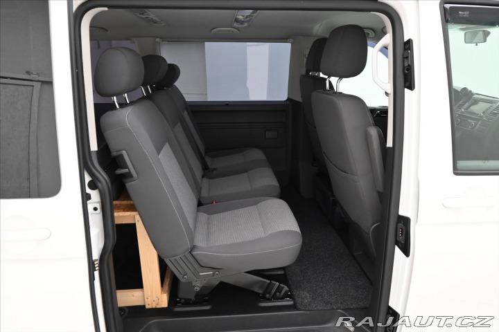 Volkswagen Caravelle 2,0 TDI 132kW Manuál Tažn 2014
