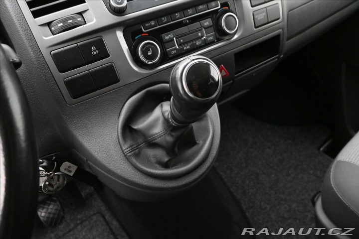 Volkswagen Caravelle 2,0 TDI 132kW Manuál Tažn 2014