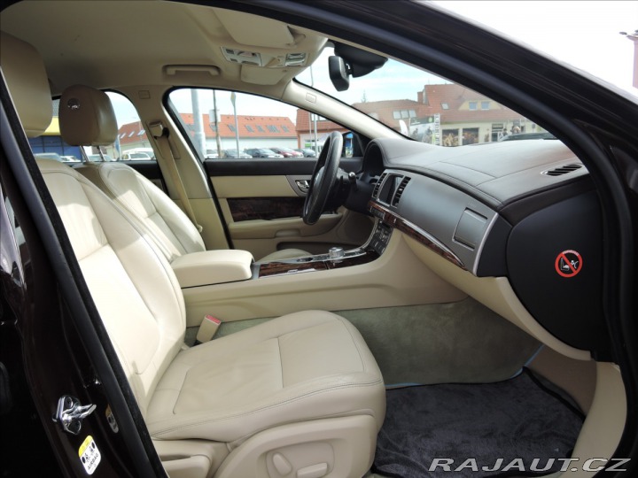 Jaguar XF 3,0 V6 Diesel Aut. Kůže S 2010
