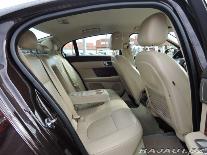 Jaguar XF 3,0 V6 Diesel Aut. Kůže S 2010