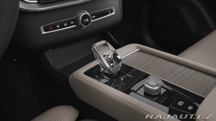 Volvo XC90 2,0 T8  Plus Dark 2026