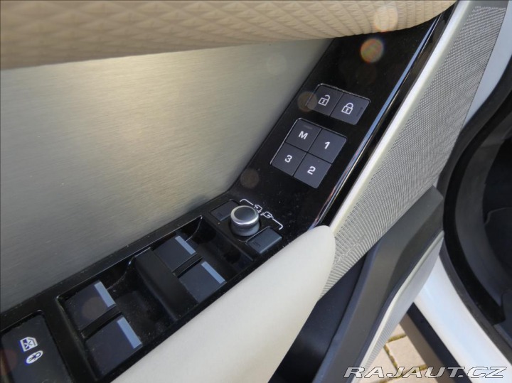 Land Rover Range Rover Velar 3,0 D300 R-Dynamic SE,1ma 2022