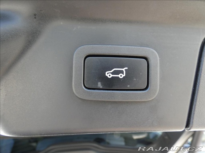Land Rover Range Rover Velar 3,0 D300 R-Dynamic SE,1ma 2022