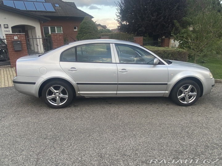 Škoda Superb 2004