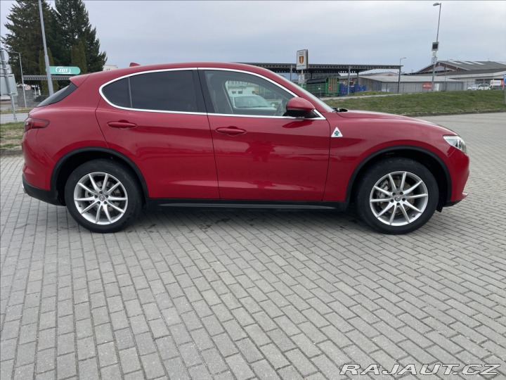 Alfa Romeo Stelvio 2,0 Turbo 280k Q4 AT8 4x4 2017