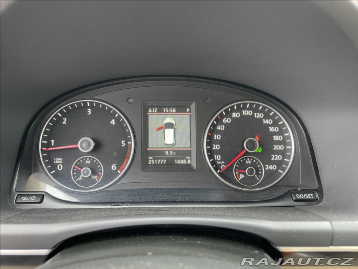 Volkswagen Touran 2,0 TDi 103kw DSG Highlin 2014