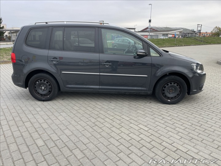 Volkswagen Touran 2,0 TDi 103kw DSG Highlin 2014