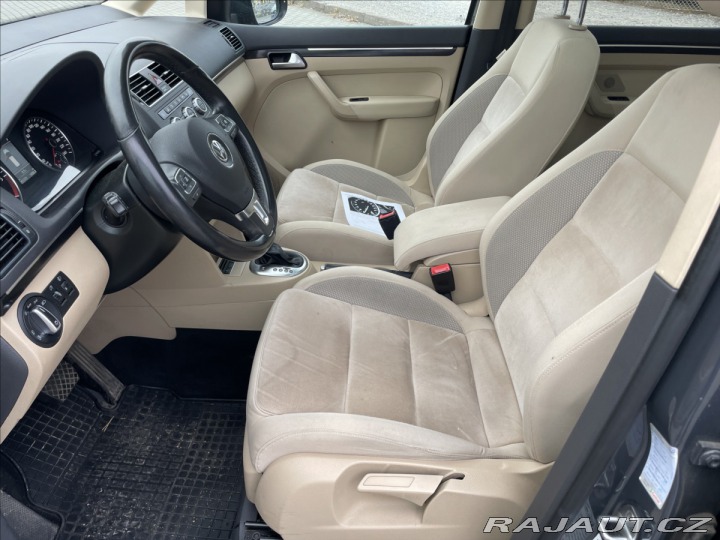Volkswagen Touran 2,0 TDi 103kw DSG Highlin 2014