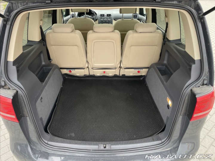 Volkswagen Touran 2,0 TDi 103kw DSG Highlin 2014
