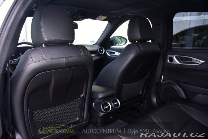 Alfa Romeo Giulia 2.0T 16V 206kW VELOCE AT8 2024