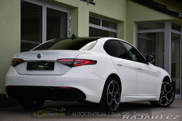 Alfa Romeo Giulia 2.0T 16V 206kW VELOCE AT8 2024