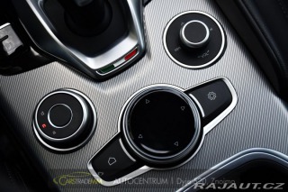 Alfa Romeo Giulia 2.0T 16V 206kW VELOCE AT8 2024