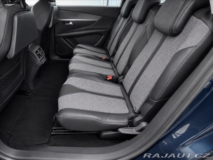 Peugeot 5008 1,6 7 míst/Tažné/Aut/Navi 2017
