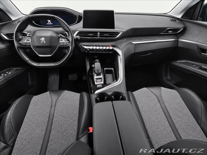 Peugeot 5008 1,6 7 míst/Tažné/Aut/Navi 2017