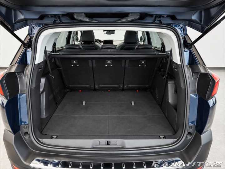 Peugeot 5008 1,6 7 míst/Tažné/Aut/Navi 2017