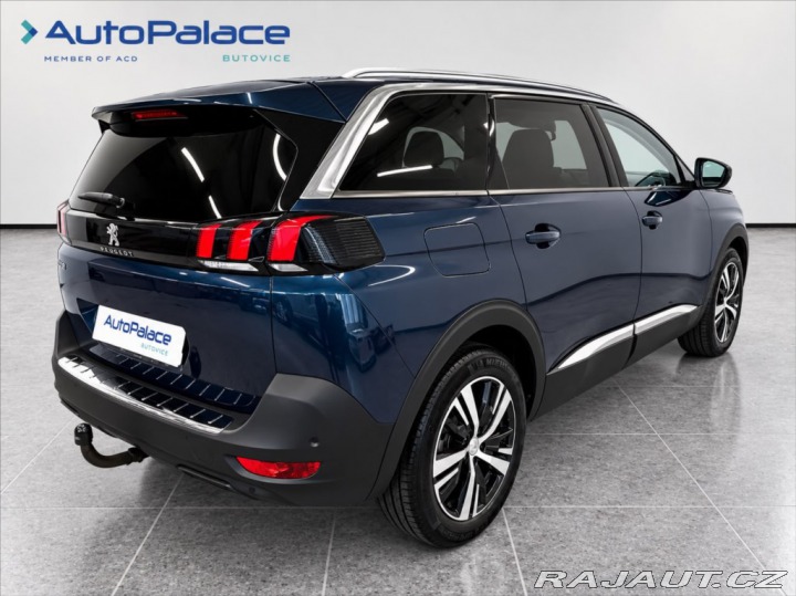 Peugeot 5008 1,6 7 míst/Tažné/Aut/Navi 2017