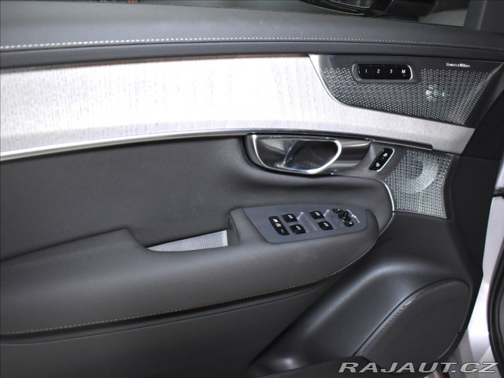 Volvo XC90 2,0 T8 Plus Dark 2026