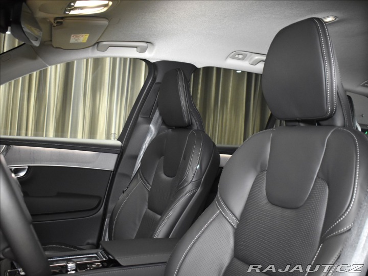 Volvo XC90 2,0 T8 Plus Dark 2026