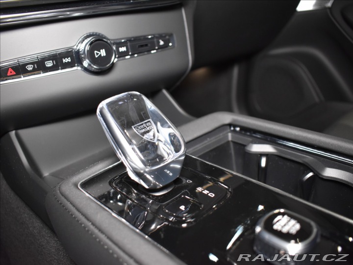 Volvo XC90 2,0 T8 Plus Dark 2026