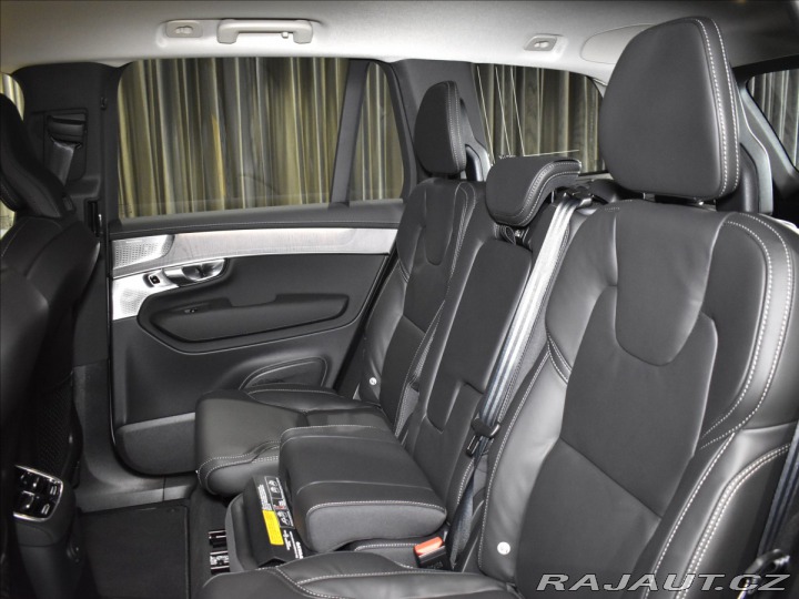Volvo XC90 2,0 T8 Plus Dark 2026