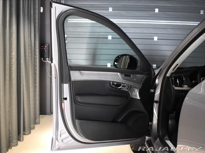Volvo XC90 2,0 T8 Plus Dark 2026