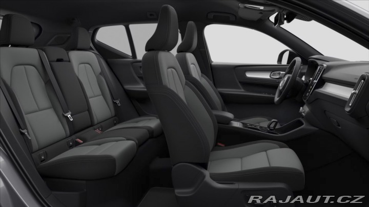 Volvo XC40 2,0 B3 Plus 2026