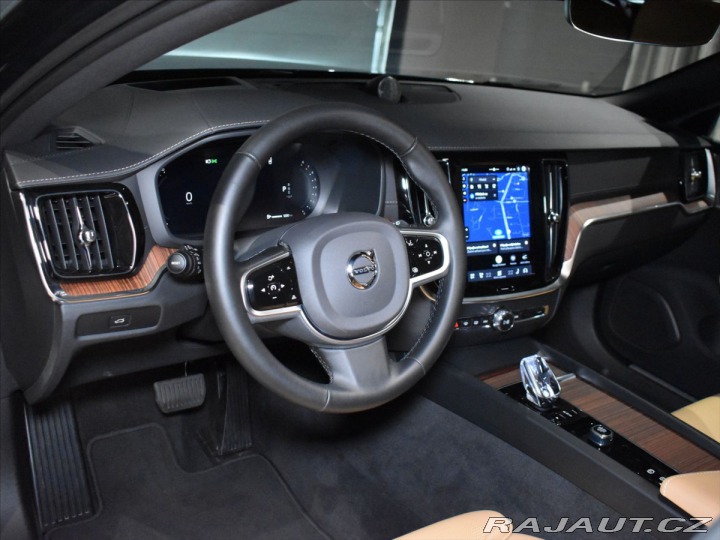 Volvo V60 2,0 B4 Ultra Panorama,B&a 2026