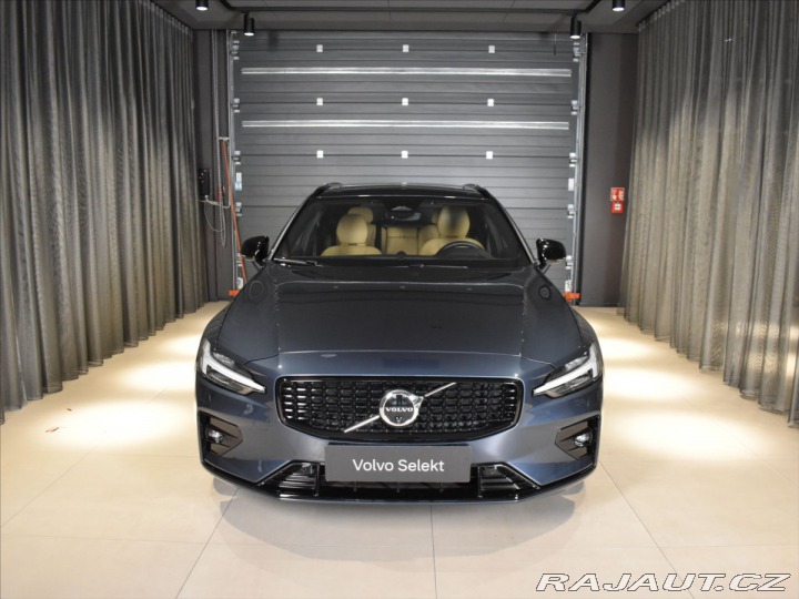 Volvo V60 2,0 B4 Ultra Panorama,B&a 2026