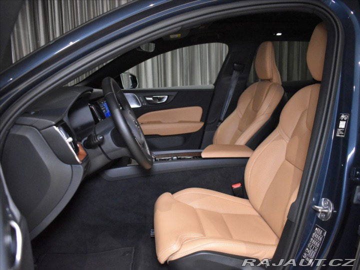 Volvo V60 2,0 B4 Ultra Panorama,B&a 2026