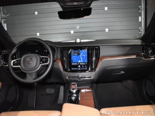 Volvo V60 2,0 B4 Ultra Panorama,B&a 2026