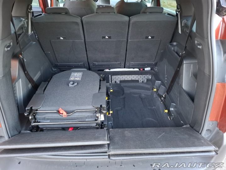 Peugeot 5008 1,2 PureTech 130k , 7 m 2021