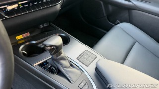 Lexus Ostatní modely UX 250h 300H 2,0 HEV F SPORT DESI 2023